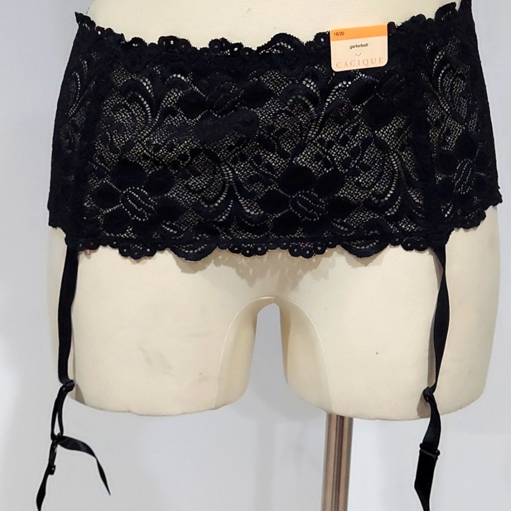 NWT Size 18/20 Lane Bryant Cacique Lace Black Garter Belt
